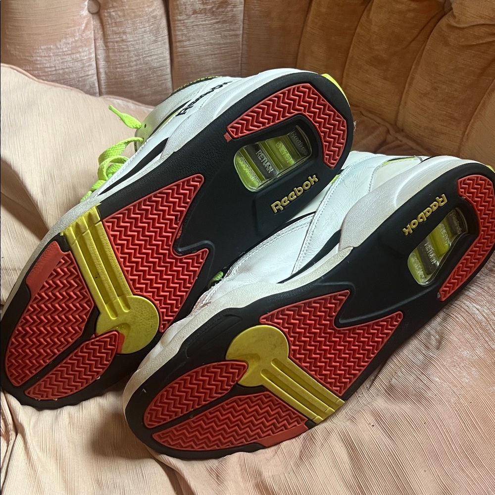 Reebok Twilight Zone High-Top Sneakers - Picture 3 of 6